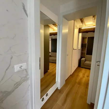 Zenone Monolocale Historic Center