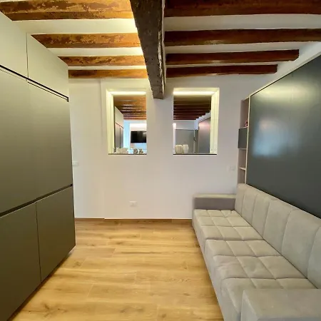 Zenone Monolocale Historic Center *