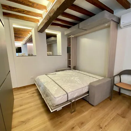 Zenone Monolocale Historic Center Reggio d'Emilie
