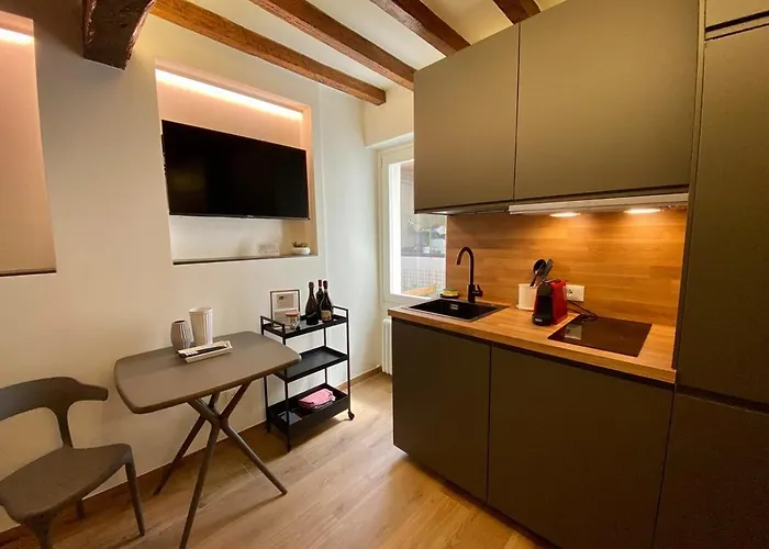 Διαμέρισμα Zenone Monolocale Historic Center